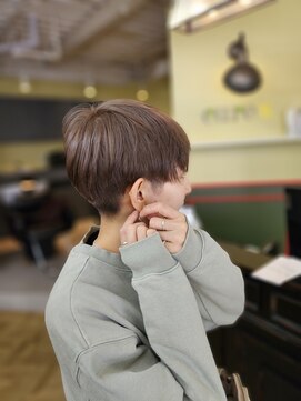 キュアケー(cureK) ベリーショート×くすみベージュ