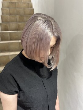 バズ(BUZZ) ボブ×ラベンダーミルクティーベージュ★秋山