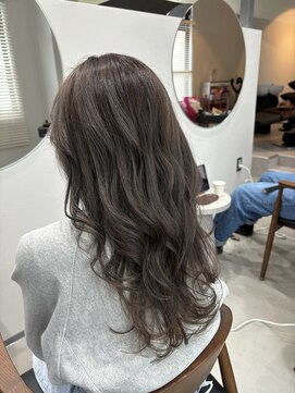 アンド グラフ(& Graph.) シアグレージュグラデーションブリーチロングカラー