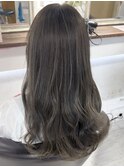 くすみ系オリーブカラー