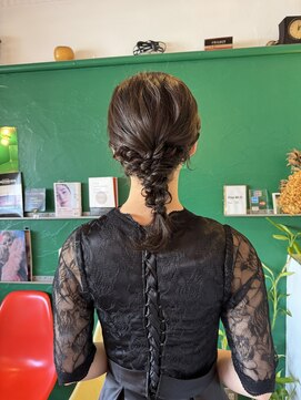 チックタック パラダイム(TICK-TOCK Paradime) 編みおろしヘアアレンジ