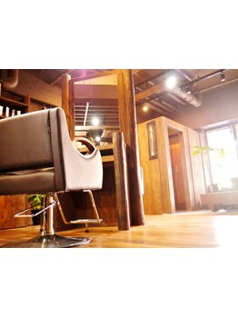 平日限定クーポンあり！カット+カラーのセットメニューをお得に試せる☆こだわりの技術でキレイになろう♪