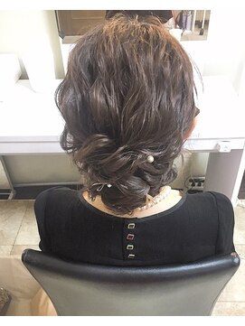 ヘアーアンドメイク トミー(Hair&Make Tommy) ふんわりアップ