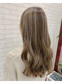 大人かわいい/ベージュ/小顔/バレイヤージュ/ハイライト