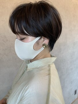 ハチ(hachi) 【骨格補正】襟足スッキリ小顔丸みショート シースルーマッシュ