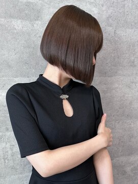 ルイス(L'wis) 重さの中に軽さのあるボブスタイル
