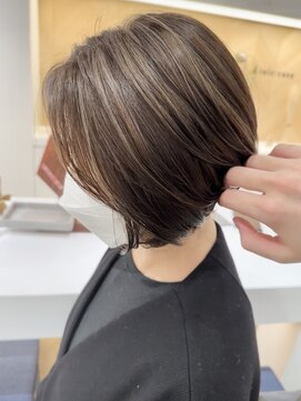 ステアケース 武蔵小杉店(stair:case) 大人ハイライト丸み前下がりハンサムショート