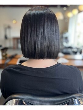 リリウム(LILIUM) 大人可愛い小顔  切りっぱなしボブ  前下がり 20代30代40代/柏