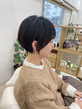 ファボ(favo.) 可愛さを残して楽しむ丸みショート