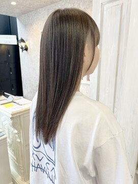 キャアリー(Caary) 福山市美容師求人スタッフ募集中フェード2ブロックロングヘア