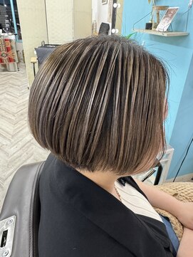 ウル(ulu) ショート　バレイヤージュ　今っぽおしゃれ◎