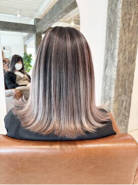 ラウレア(LAULEA) バレイヤージュ