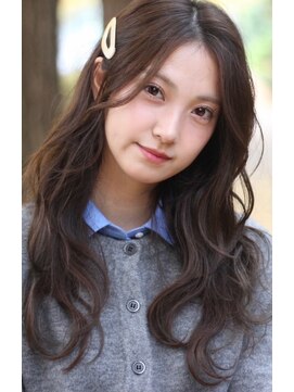 カジノ(CASINO) 韓国/ミディアムレイヤー/ウォームブラウン/くびれヘア