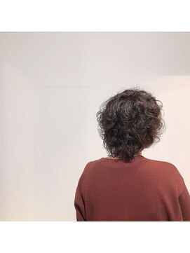 五角髪 ウルフヘアにハードパーマとかねいえあ