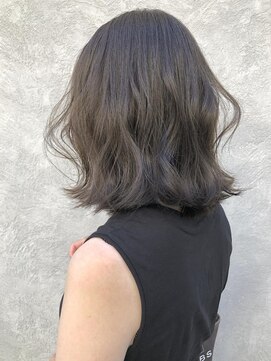 ニア 清澄白河(nir) 〈清澄白河 半個室〉切りっぱなしボブ/オリーブグレー