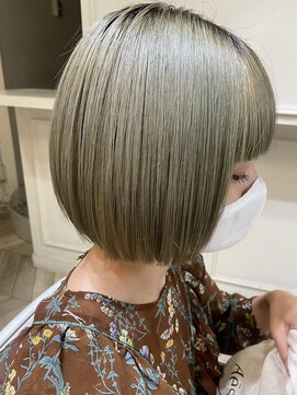 エル(EL by green) (akiko)カーキベージュ×ツヤサラボブ