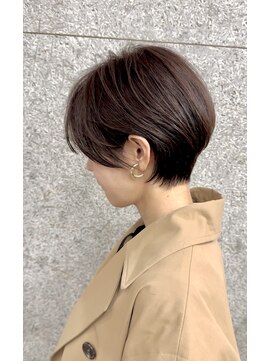 ウィールールピヴォクロス(WE RULE pivot cross) 大人可愛いショート