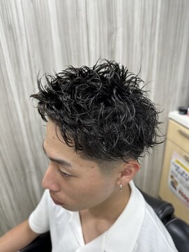 シスギンザ(SCISS GINZA) 【大人スパイキーショート×スキンフェード】