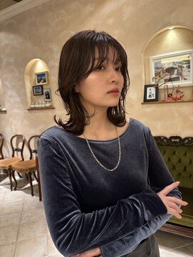 ビュートリアム265(BEAUTRIUM 265) くびレイヤー・ベージュ・韓国・小顔似合わせカット銀座20代30代