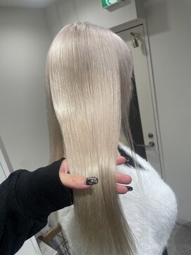 ミミー(mimiiy) ホワイトブロンド/中崎町美容室/ハイトーンヘア