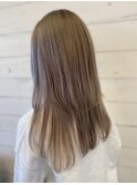 レイヤーカット×グレージュ