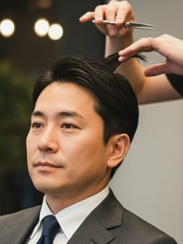 バーバーシン(BarBer SHIN)の写真/【駐車場有】ビジネスマン必見！お車で通いやすい＆リーズナブルな理容室。マッサージ付メニュー癒しサロン