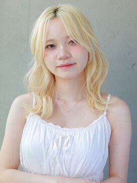 ヘアサロン ガリカ 表参道(hair salon Gallica) 顔まわりレイヤー×ハイトーンホワイトベージュ
