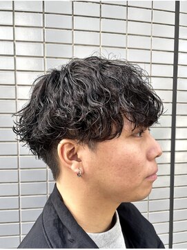 シーンバイラッド ヘルム(SCENE by RAD helm) 波巻きスパイラルパーマ