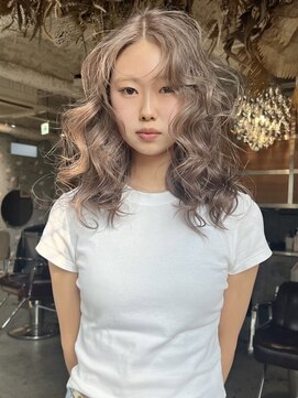 ラッドルーム(LAD ROOM.) レイヤーカット/ケアブリーチ/ミルクティーベージュ