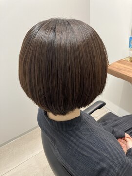 エレノア 藤沢(Eleanor) 【ナチュラルストレートボブ】