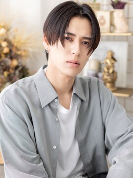 カバーヘアアンドスパ ブリス 浦和(COVER HAIR&SPA bliss) ツーブロックショートテクノカットかきあげセンターパート20代