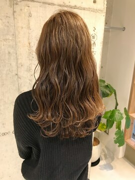 ル リヤン(Le lien) 柔らかロングヘア・大人かわいい・透け感カラー