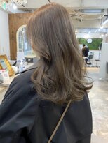 アリュウル 表参道 青山(Allure)&nbsp;オリーブベージュ セミロング 韓国ヘア レイヤーカット くびれ