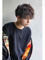 カライングドゥ(ing deux)&nbsp;スーツ短髪ツーブロック束感モテる黒髪シークレットパーマ流行