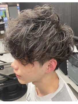 ルーダス 新保店(Rudus) 緩めスパイラル×ショートマッシュスタイル