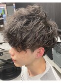緩めスパイラル×ショートマッシュスタイル