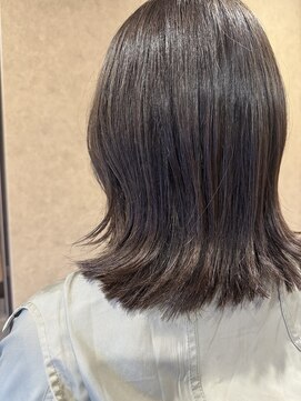 イロハ(iroh) イルミナカラー/オリーブベージュ/くびれヘア