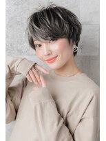 ソラネル(SOLENNEL)&nbsp;20代30代大人可愛い小顔ショートボブ前下がりショートハイライト