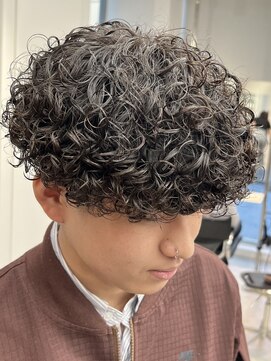 レタッチ バイ フィフス 天神大名(RETOUCH by fifth) 天神大名プードルパーマメンズカットラウンドマッシュ30代