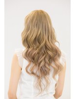 ヘアアンドメイク サファイア 豊橋店(ヘア&メイク SAPPHIRE)&nbsp;白い肌に透き通るプルエクステ