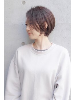バーニーズ(BARNEYS)の写真/《口コミもチェック★》似合わせカットで小顔効果◎経験豊富なスタイリストの技術をクーポンでお得に♪