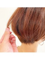 デフィー(DEFY) アプリコットカラーのショートスタイル