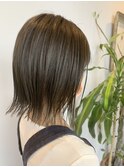 オリーブベージュ×ぱつんボブ