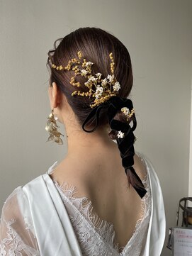 ホワイトルーム(White Room) ミモザとベロアリボンのおしゃれヘアセット