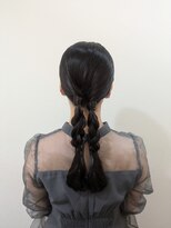 横濱ハイカラ美容院(haikara美容院) 結婚式お呼ばれヘア　タイトヘア　ツインポニー　ローポニー