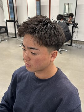 フライ 東通り店(Frei) 刈り上げスパイキーショート