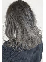 ラフィス ヘアー メリー 桂川店(La fith hair merry)&nbsp;【La fith】 グレージュグラデーション×ミディアムスタイル