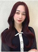 レイヤーくびれロングヘアワインレッドカラー