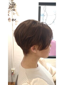 アンプレヴーアジュテ(Impre'vu ajoute) 刈り上げショート