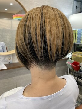 ムック 葛西(MUCCU) 前下がりツーブロック